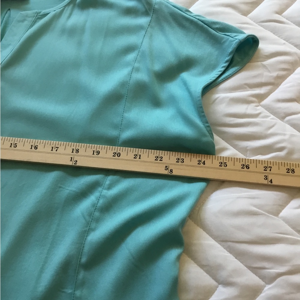 NINE WEST Angel blue/ aqua Summer Top.XXL cap sleeve. NWT. 2 Buttons on V-neck - Picture 7 of 8